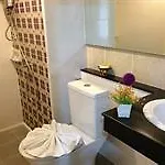 Green Harbor Patong Hotel